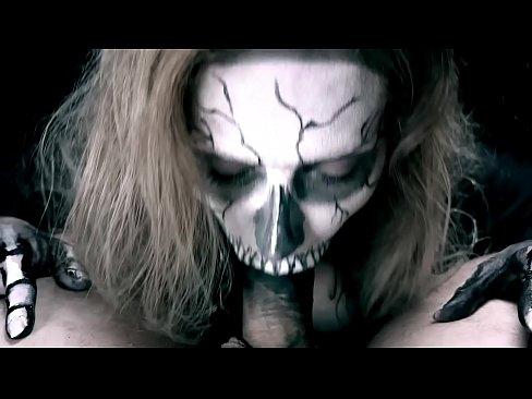 ❤️ Demon nga babaye nga nagsuso sa manok uban sa iyang itom nga baba ug gilamoy cum. ️❌ Russian porn sa amon ❌