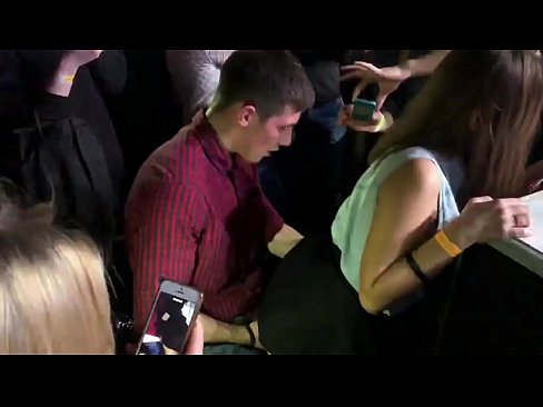 ❤️ Tinuod nga sekso sa usa ka nightclub sa Russia. Ang 18-anyos nga Ruso nga babaye sa anus ug puwerta nakighilawas sa usa ka nightclub ️❌ Russian porn sa amon ❌